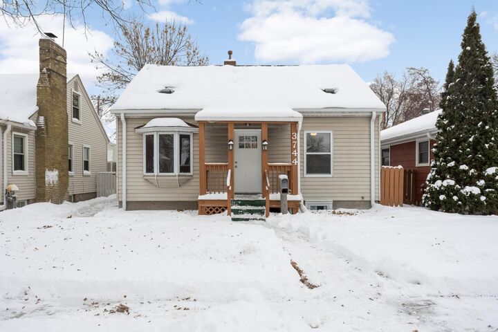 Property Photo:  3744 Perry Avenue N  MN 55422 
