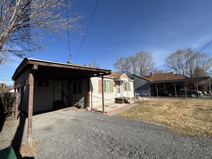 Property Photo:  4405 Peck Drive  OR 97603 