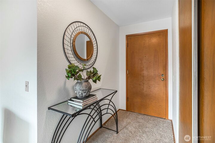 Property Photo: 2619 Rucker Avenue 5 WA 98201