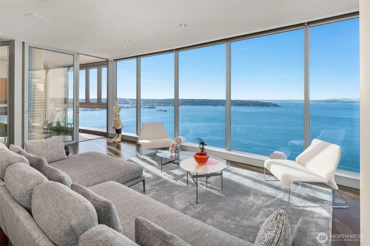 Property Photo:  1521  2nd Avenue 3100  WA 98101 