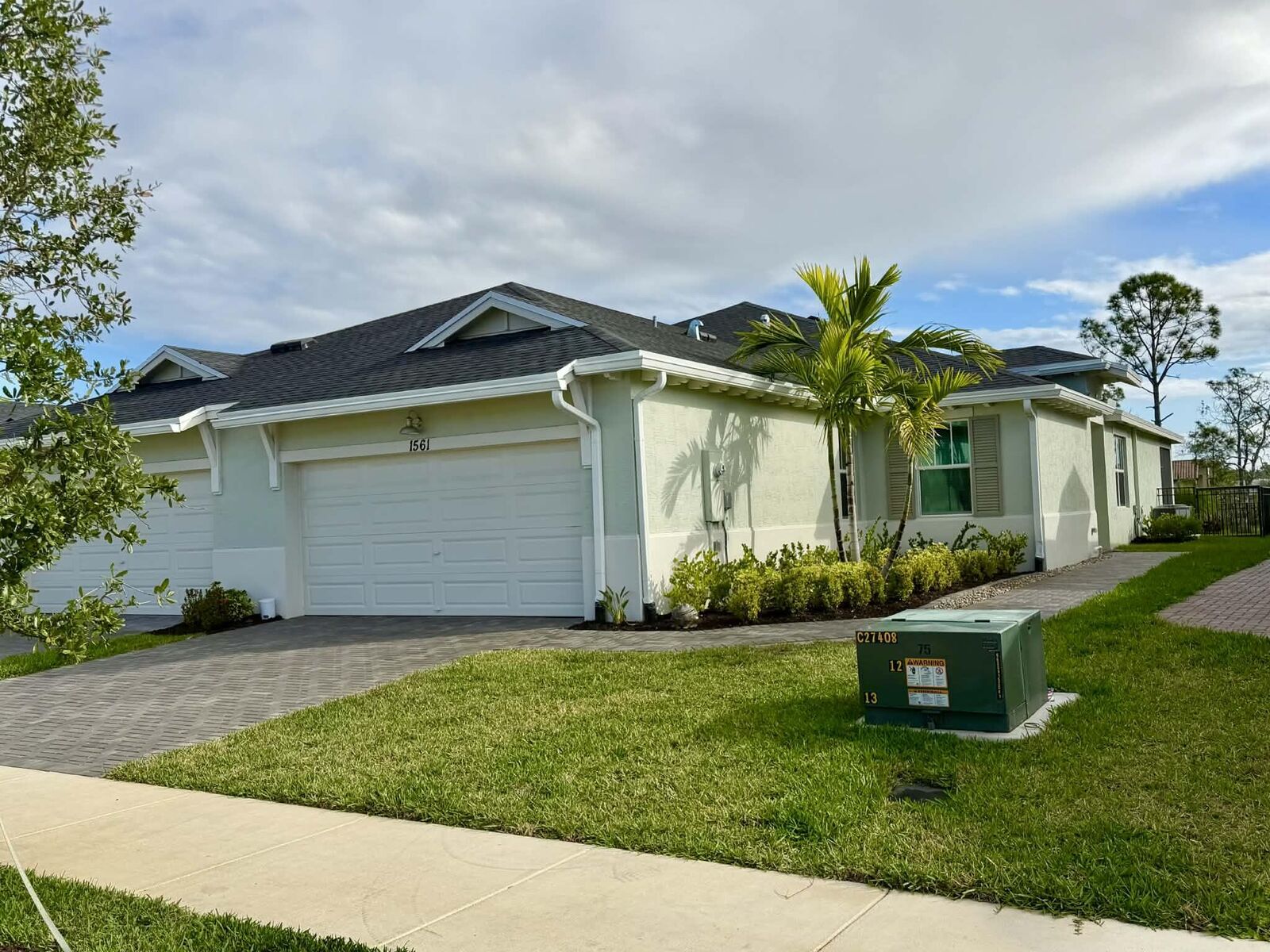 Property Photo:  1561 SE Crosswood Way  FL 34984 