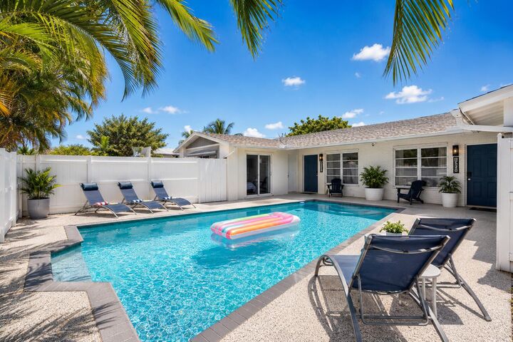 Property Photo:  1518-1520 NE 51st Street  FL 33334 