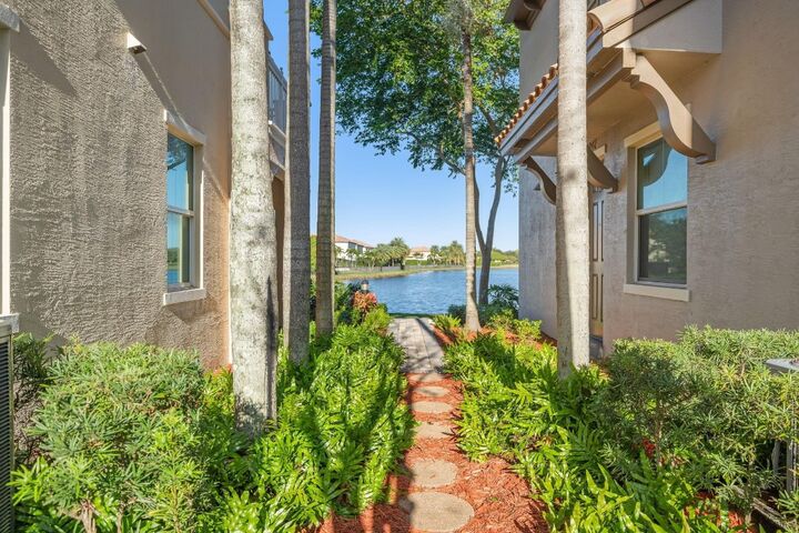 Property Photo: 2939 Tortola Way 2939 FL 33024