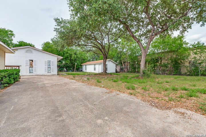 Property Photo:  3311 W Commerce  TX 78207 
