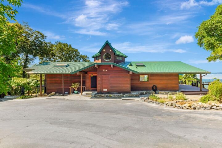 Property Photo:  950 Oak Ridge Road  CA 95033 