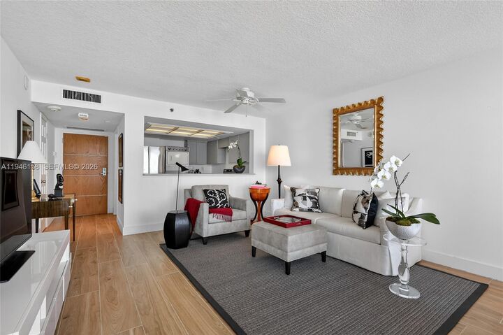 Property Photo:  400 S Pointe Dr 1608  FL 33139 