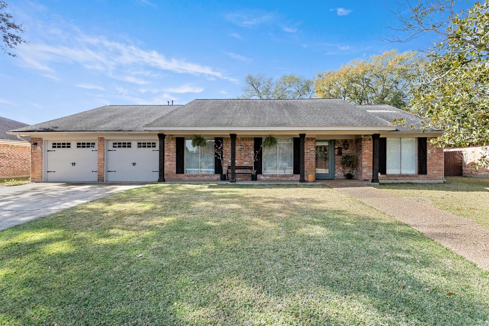 Property Photo:  865 Nantucket  TX 77706 