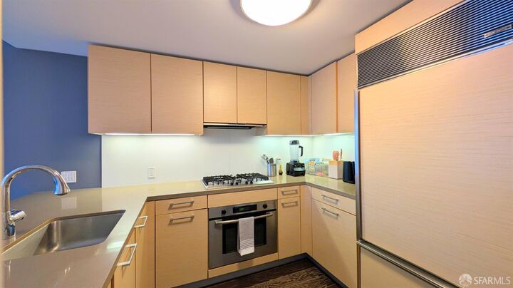 Property Photo:  301 Mission Street 12J  CA 94105 