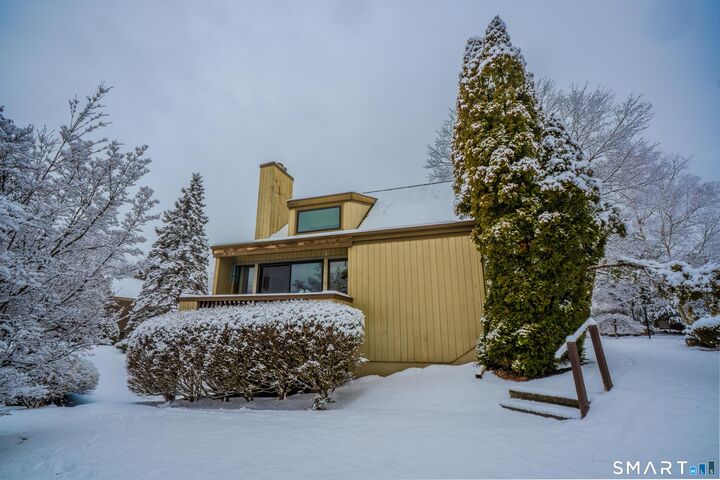 Property Photo:  635 North Trail B  CT 06614 