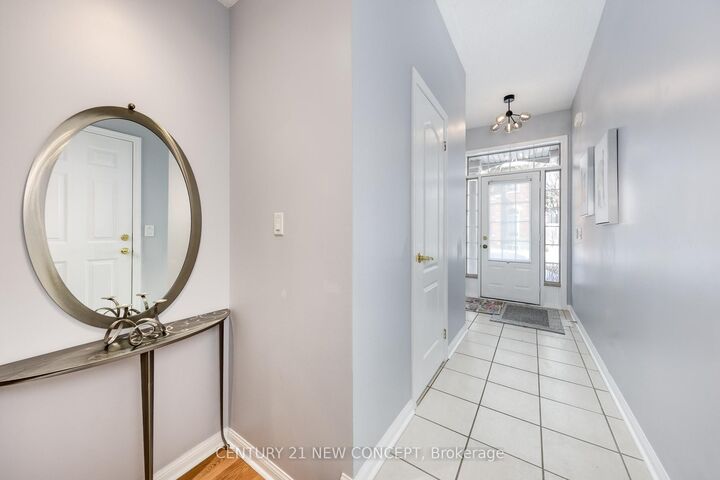 Property Photo:  2401 Fifth Line W 8  ON L5K 1V9 