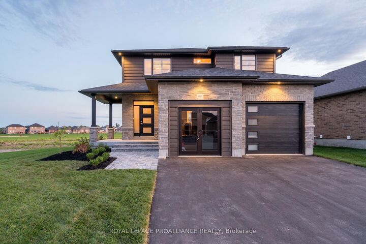 Property Photo: 62 Hampton Ridge Drive ON K8N 0E5