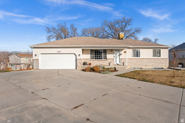 Property Photo: 4749 S Dymock Cir UT 84129
