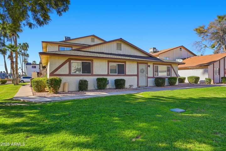 Property Photo:  860 E Brown Road 29  AZ 85203 