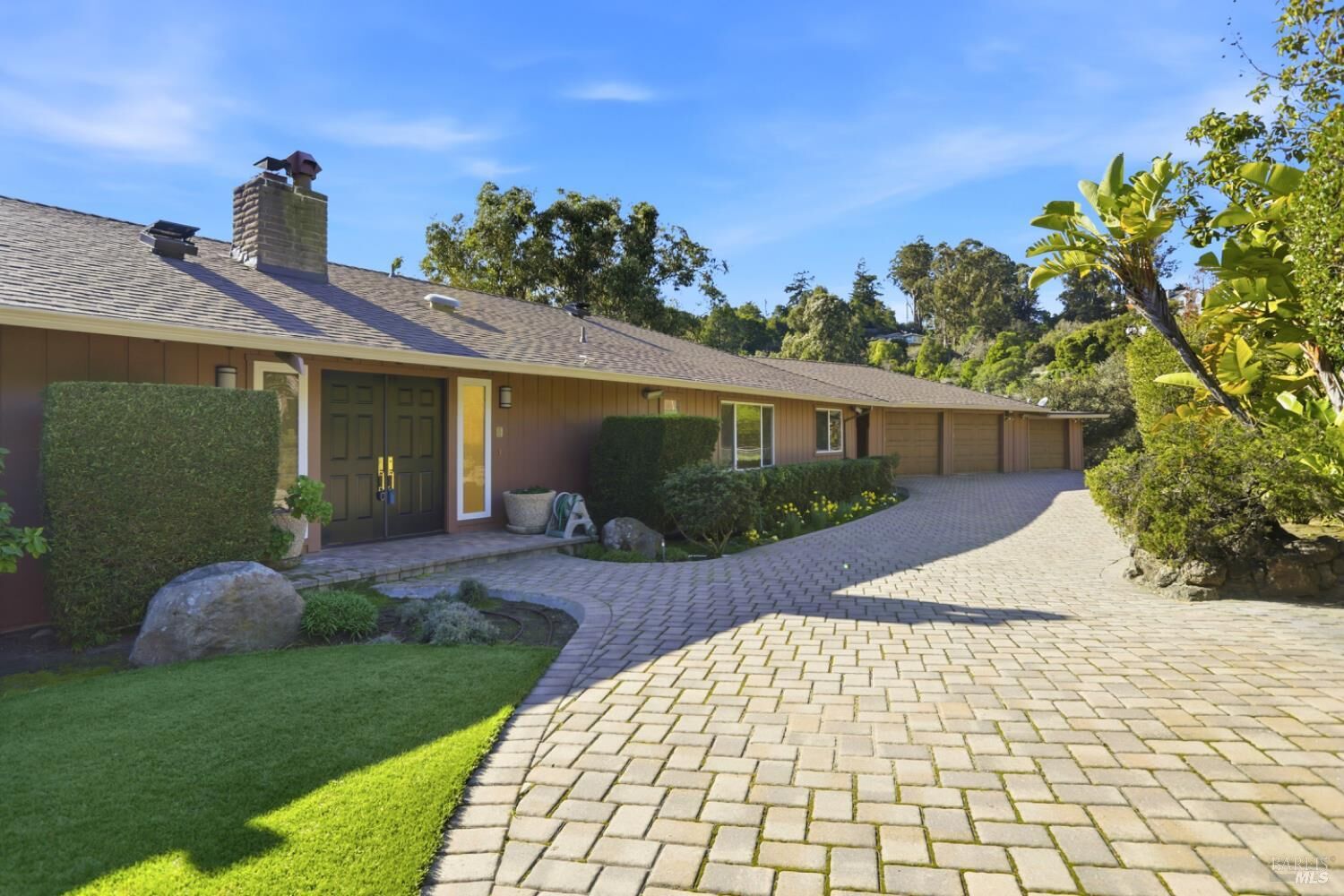 Property Photo:  307 Summit Avenue  CA 94901 