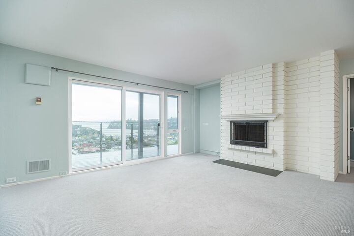 Property Photo:  45 Harbor Oak Drive 22  CA 94920 