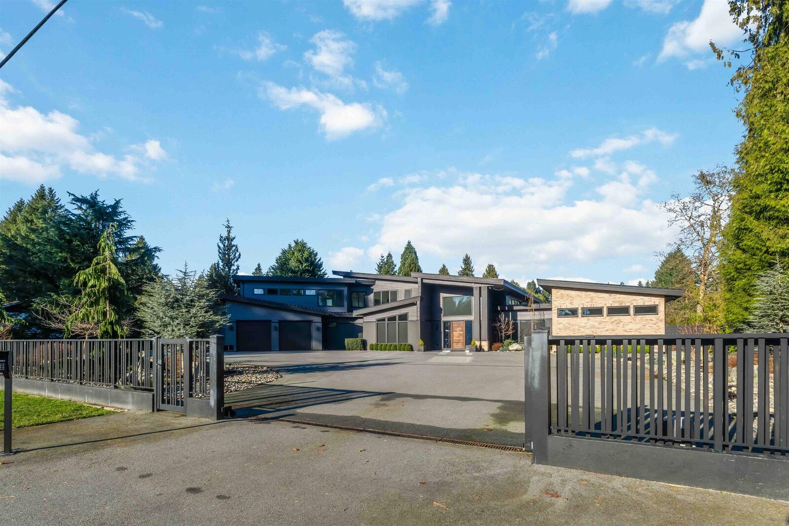 Property Photo: 24095 53 Avenue BC V2Z 2N3