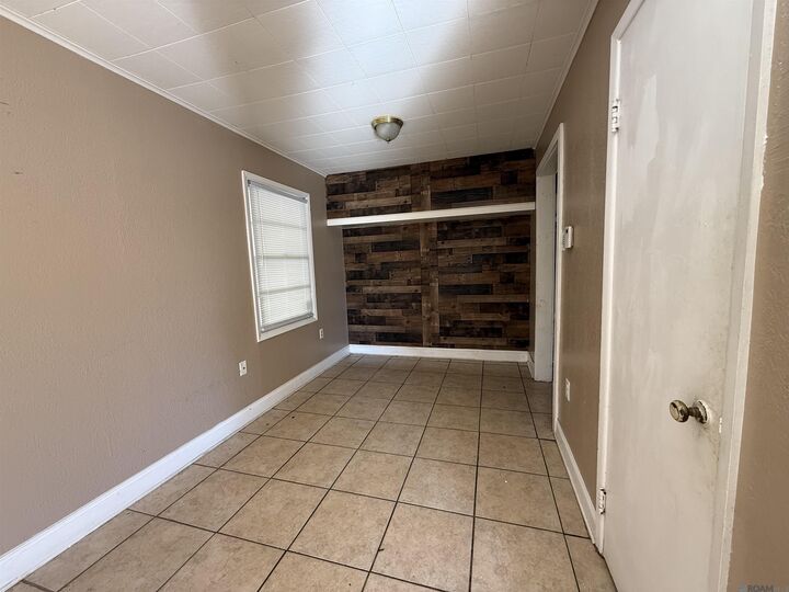 Property Photo: 10663 N Harvey Rd LA 70815