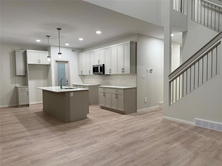 Property Photo: 39 Parkrose Place MB R5A 0B4