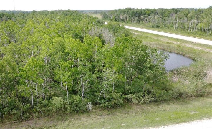 Property Photo:  1 12 Road North  MB R0A 1P0 