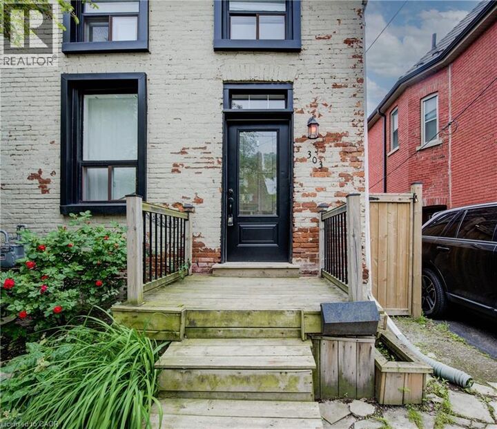 Property Photo:  303 Hunter Street West  ON L8P 1S5 