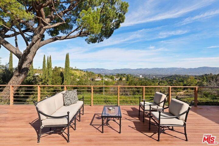 Property Photo:  3300 Red Rose Dr  CA 91436 