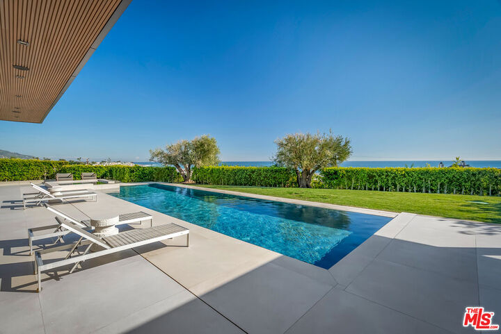 Property Photo:  23917 Malibu Rd  CA 90265 