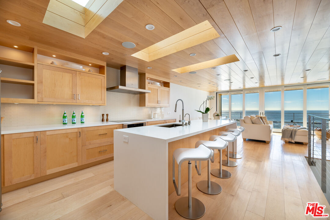 Property Photo:  11950 Beach Club Way  CA 90265 