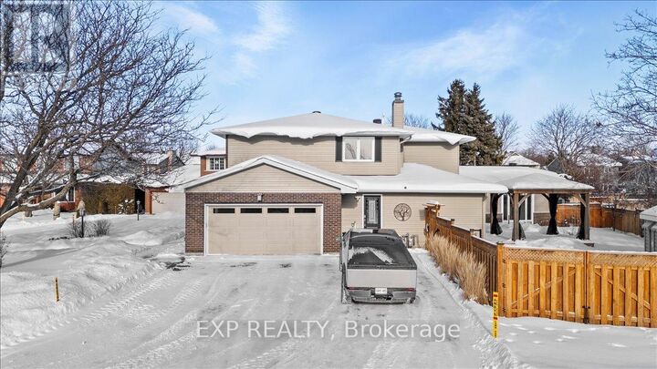 Property Photo:  18 Ivylea Street  ON K2G 4X5 