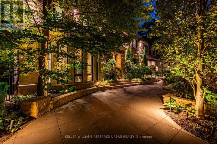 Property Photo:  6 Bayview Wood  ON M4N 1R7 