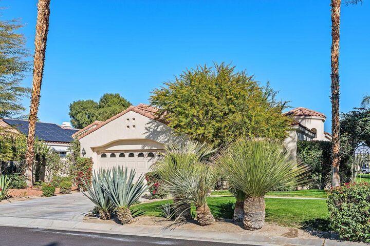 Property Photo:  118 Via Las Flores  CA 92270 