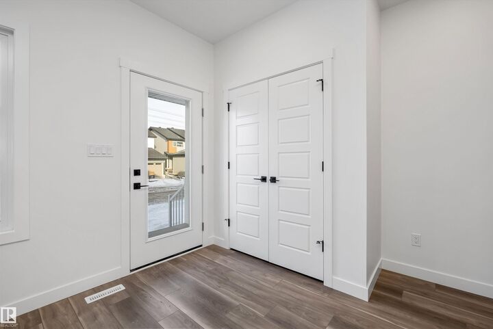 Property Photo:  18847 29 Avenue NW  AB T6M 3C5 