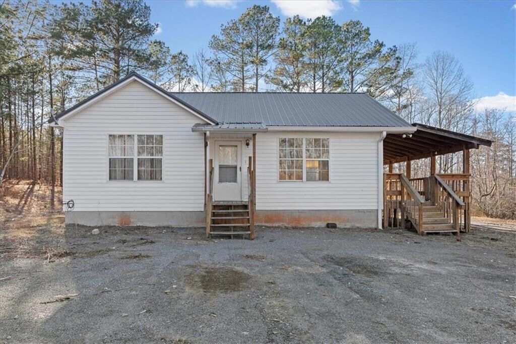 Property Photo: 202 Sam House Road GA 30110