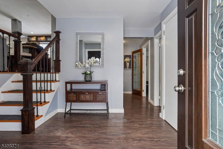 Property Photo:  6 Connel Dr  NJ 07052 