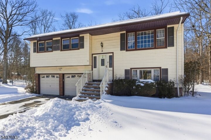 Property Photo:  5 Downstream Dr  NJ 07836 