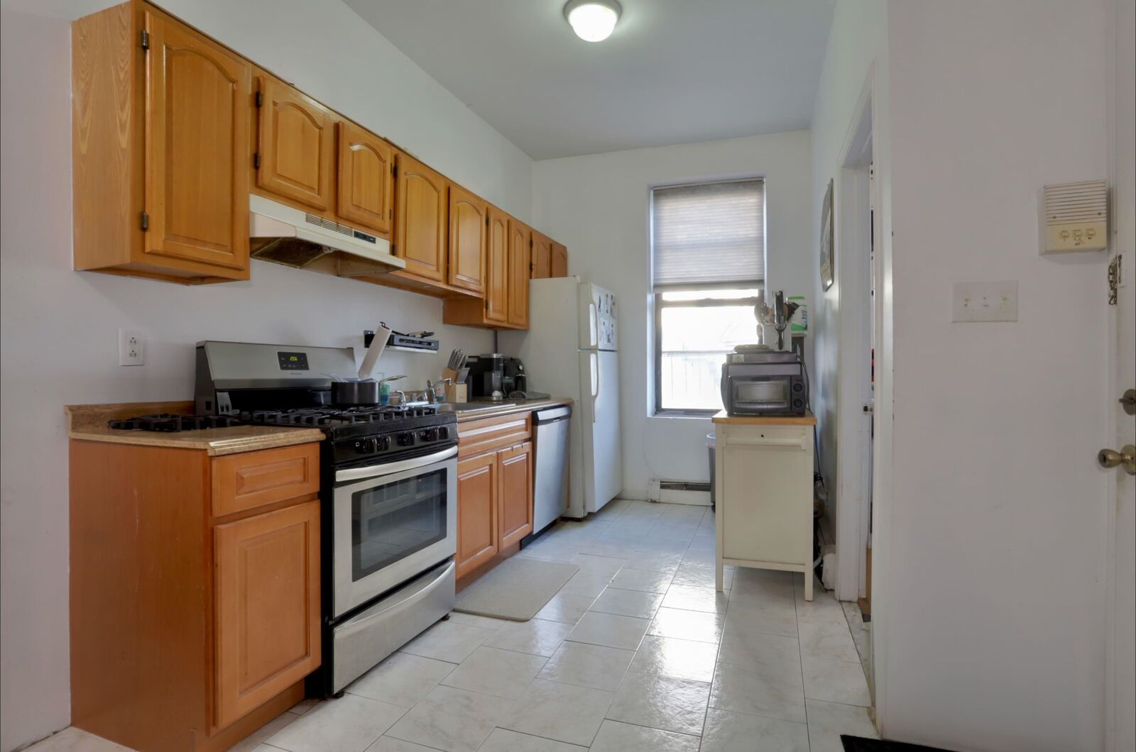 Property Photo:  206 4th St 2F  NJ 07302 