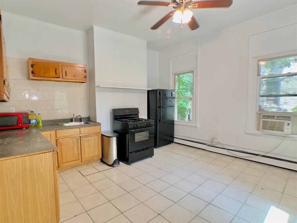 Property Photo:  176 Hopkins Ave 3R  NJ 07307 