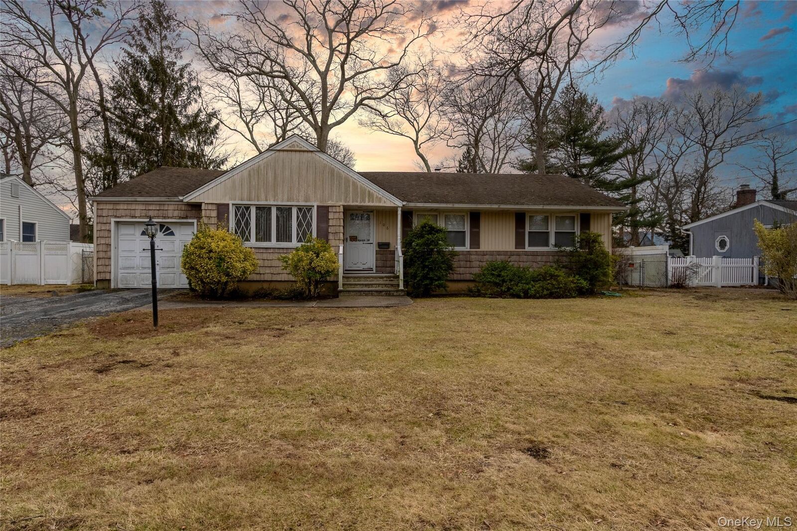 Property Photo:  106 Powell Court  NY 11703 