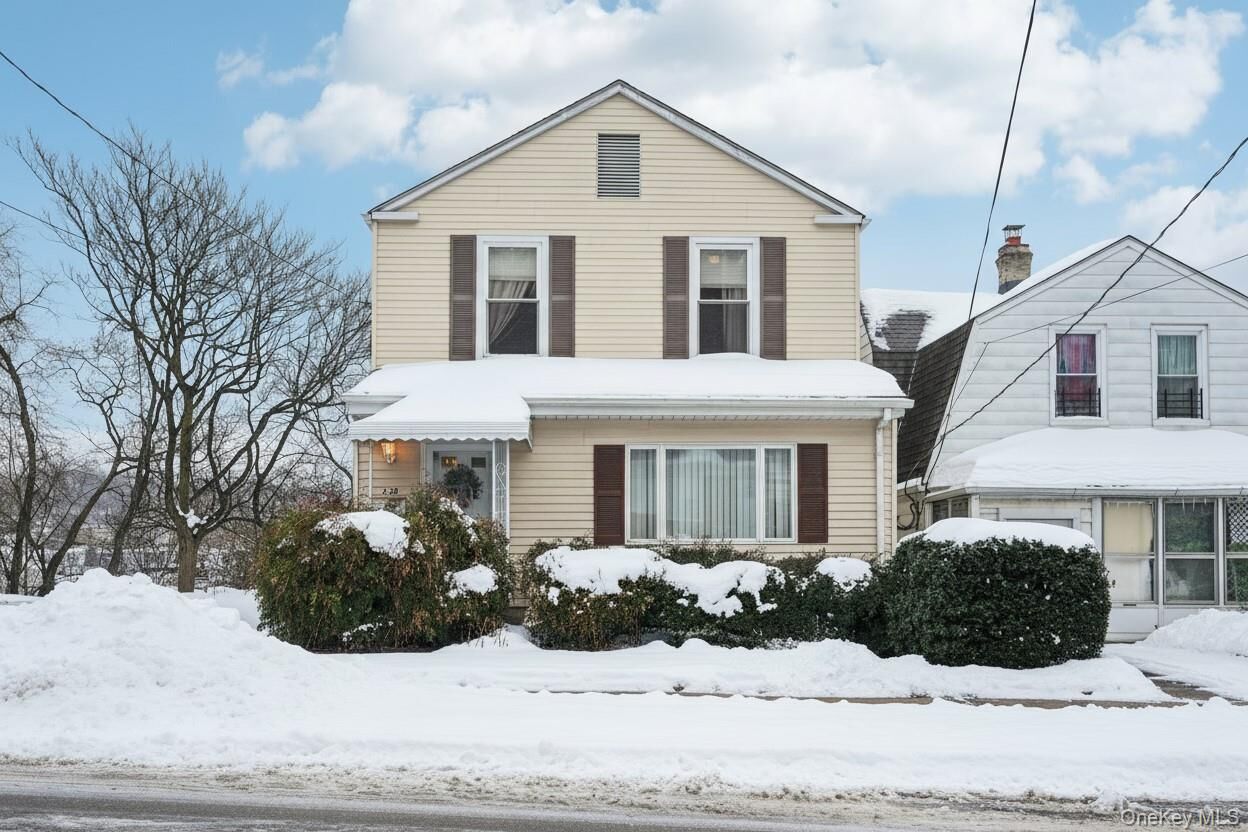 Property Photo:  238 Woodland Avenue  NY 10703 