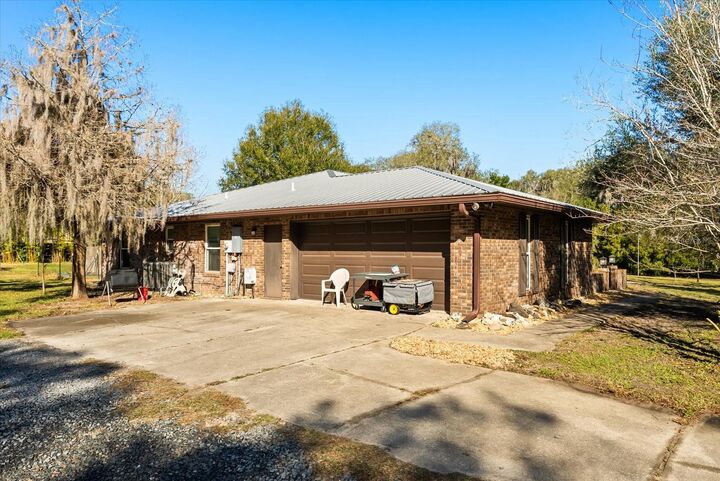 Property Photo:  2002 Pine Court  FL 32720 