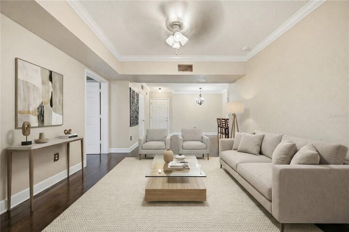 Property Photo:  204 E South Street 6052  FL 32801 