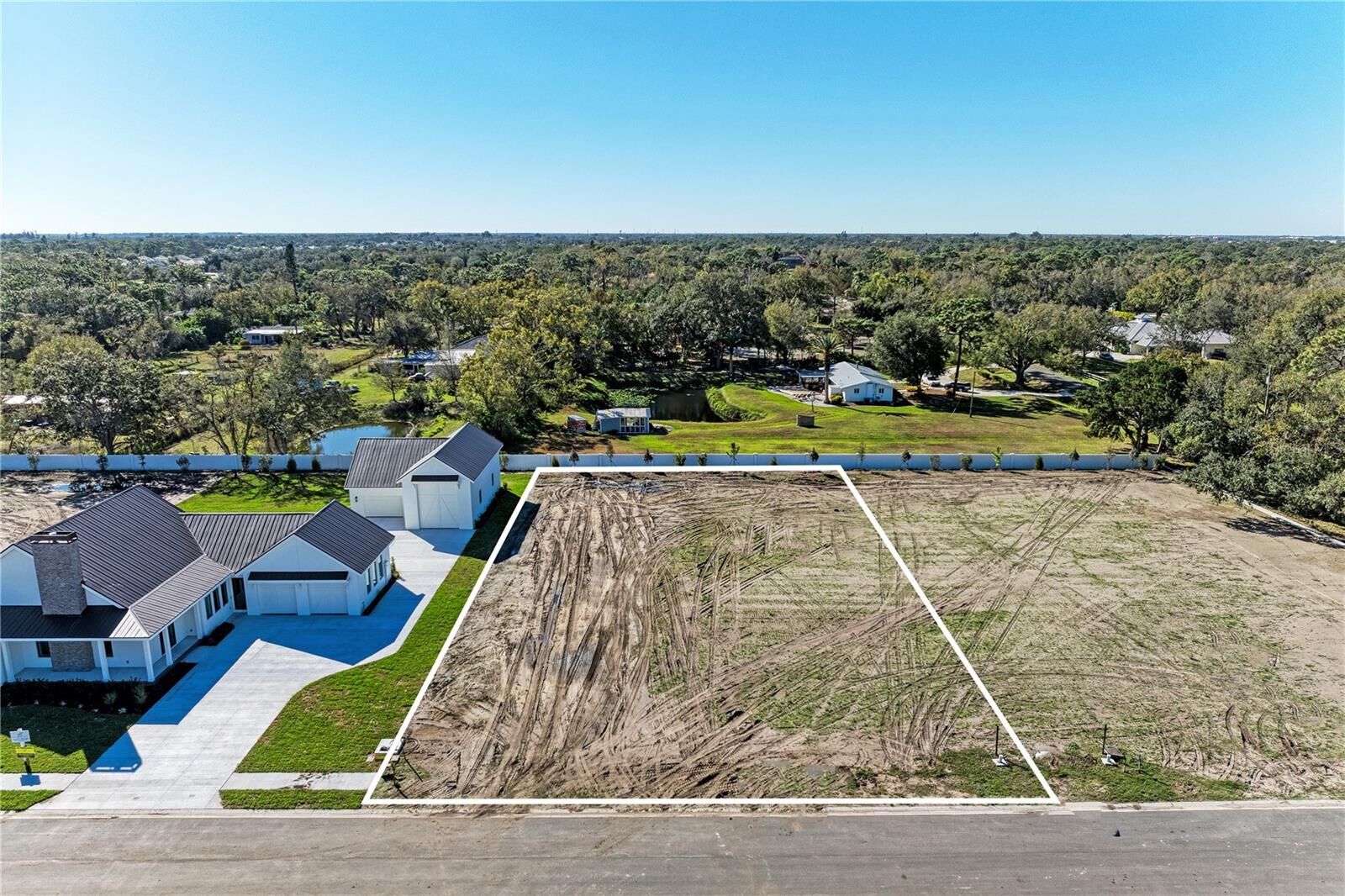 Property Photo:  6605 Paladin Court  FL 34241 