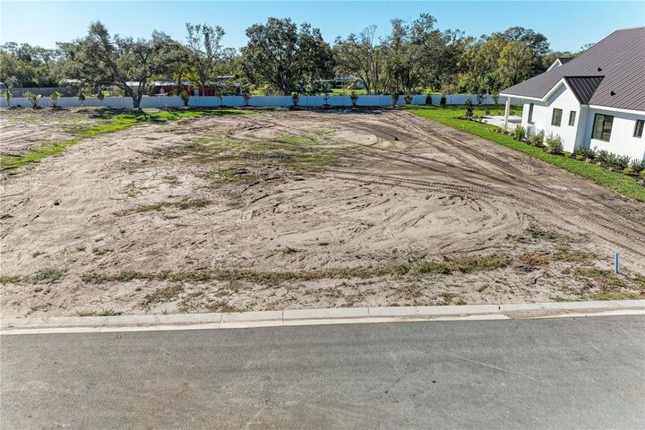 Property Photo: 6613 Paladin Court FL 34241