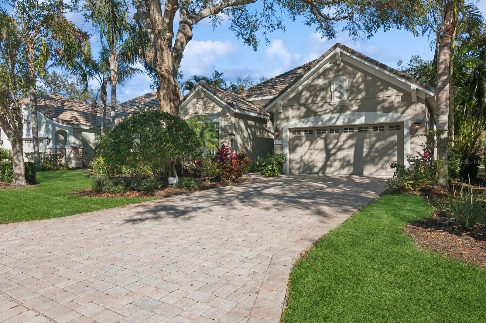 Property Photo:  12204 Thornhill Court  FL 34202 