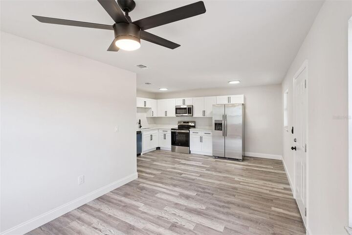 Property Photo: 2720 Pineapple Avenue FL 32754