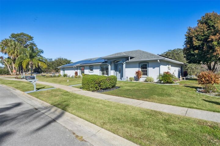 Property Photo:  217 Kent Court  FL 33844 