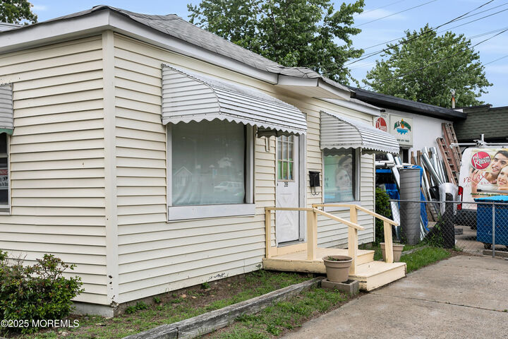 Property Photo:  289 Port Monmouth Road  NJ 07748 