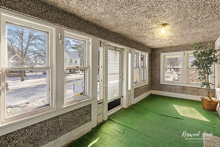 Property Photo:  1035 S 3rd Avenue  IL 60901 