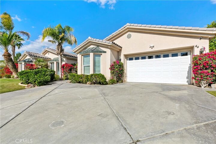Property Photo: 44 Killian Way CA 92270