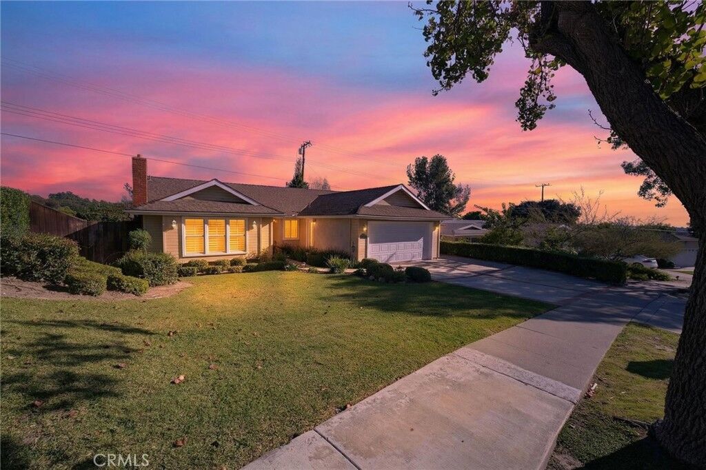 Property Photo:  1252 Tamarack  CA 92821 