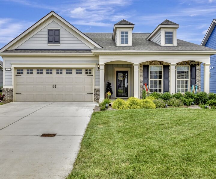 Property Photo:  1022 Sumner Grv  TN 37174 